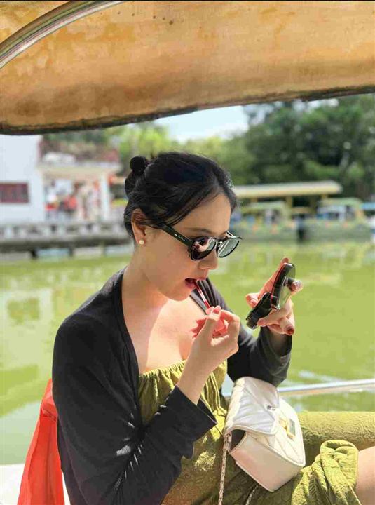 耳机里的歌